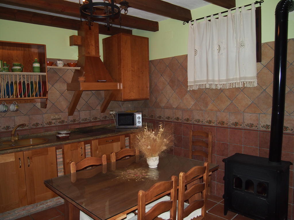 Hostal Vivienda Turística Rural Casa Camilo Segura de la Sierra Habitación foto