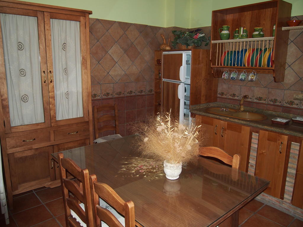 Hostal Vivienda Turística Rural Casa Camilo Segura de la Sierra Habitación foto